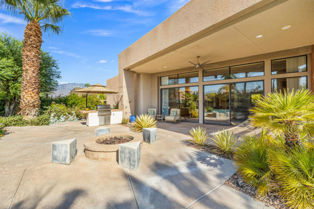 12 Boulder Lane, Rancho Mirage CA: https://media.crmls.org/mediaz/2e00ddd1-a560-4005-85e4-d3765c8b5522.jpg