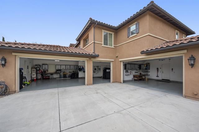 Detail Gallery Image 7 of 36 For 3024 Natureview Ct, Chula Vista,  CA 91914 - 6 Beds | 5/1 Baths
