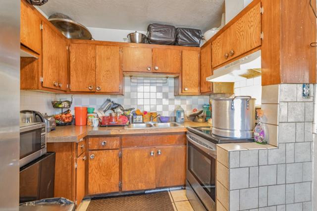 748 Clara Street, Oakland CA: https://media.crmls.org/mediaz/2e013e11-4414-4db4-aa9a-f037c89dc13d.jpg