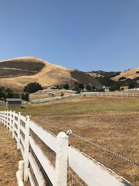 350 San Benancio Road, Salinas CA: https://media.crmls.org/mediaz/2e0177aa-9827-4ed0-8109-5764b24c280a.jpg