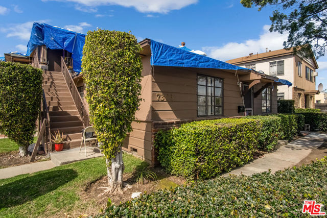 7303 Woodley Avenue photo 8