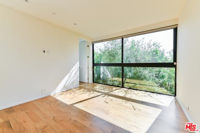 848 Milwood Avenue, Venice CA: https://media.crmls.org/mediaz/2e033b94-81b0-4647-adbd-5a30b1b41a5b.jpg