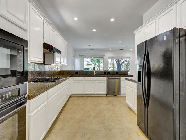 80418 Dumphries Court, Indio CA: https://media.crmls.org/mediaz/2e0343d7-c886-46dc-8ead-9bccd8abbc39.jpg