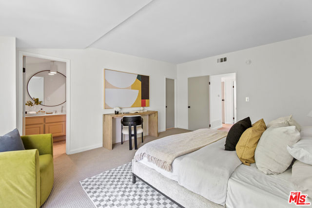 3516 Via Dolce, Marina del Rey CA: https://media.crmls.org/mediaz/2e03a086-52eb-4145-8531-529d5573775a.jpg