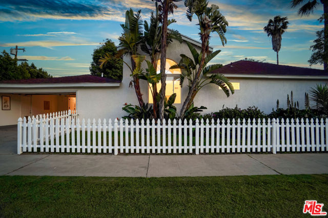 4476 Calhoun Avenue, Sherman Oaks CA: https://media.crmls.org/mediaz/2e03f992-07d3-443f-ae5a-11ced46eaa84.jpg