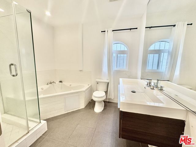 404 N Gardner, Los Angeles CA: https://media.crmls.org/mediaz/2e04cee7-7bb4-49a9-8c5c-03529b094eba.jpg