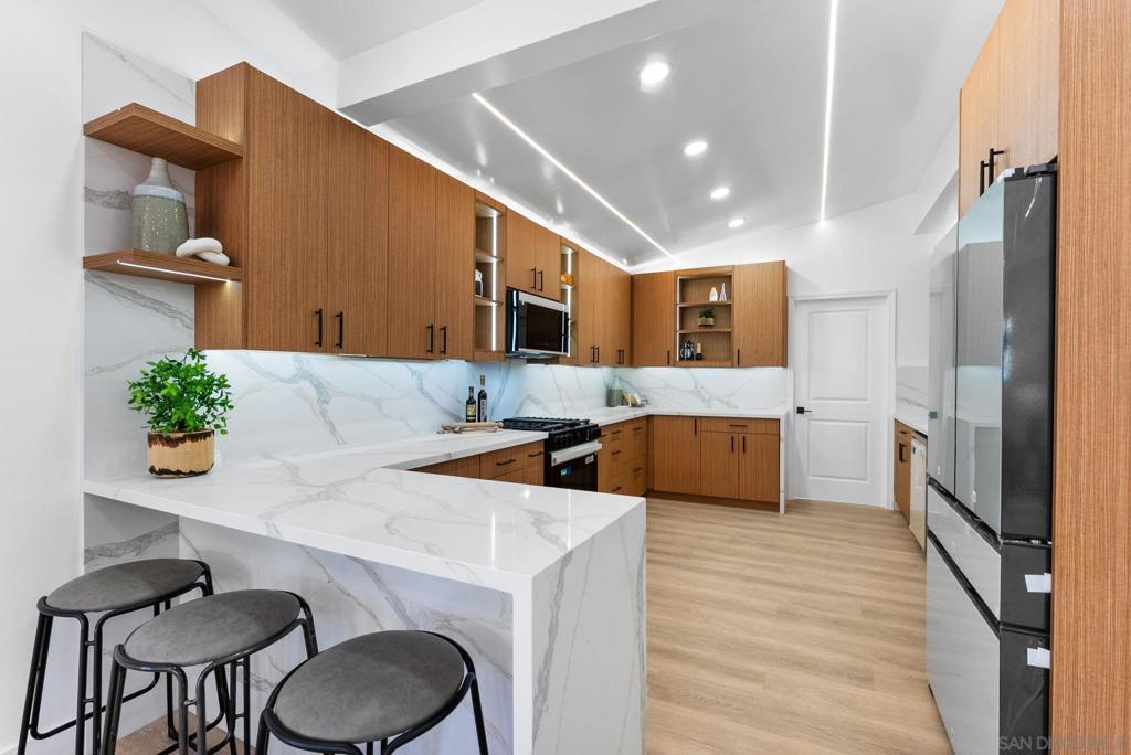 2729 Gobat Avenue - photo 13