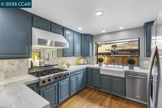 1806 Newell Ave, Walnut Creek CA: https://media.crmls.org/mediaz/2e052cca-e10e-4487-a892-5c69886a4a99.jpg