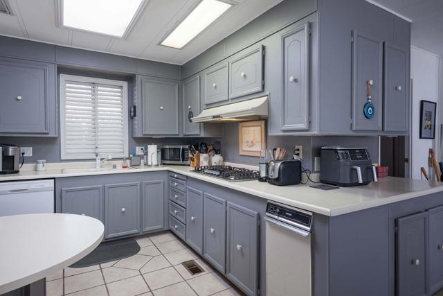 181 Zacharia Drive, Cathedral City CA: https://media.crmls.org/mediaz/2e052e18-6197-4167-8fe1-76865e08e872.jpg