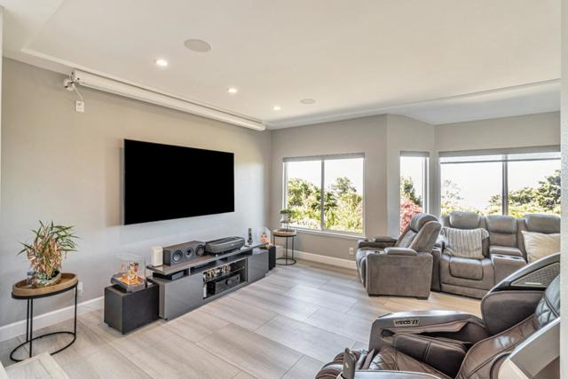 11550 Skyline Boulevard, Oakland CA: https://media.crmls.org/mediaz/2e06b61c-cd1e-4bb8-a693-2944fec6eb44.jpg