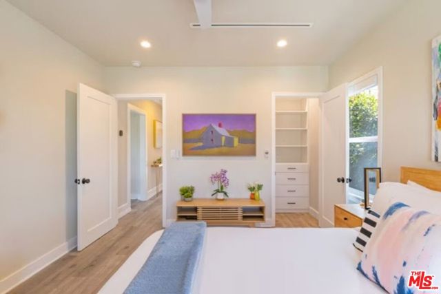 725 N Harvard Boulevard, Los Angeles CA: https://media.crmls.org/mediaz/2e07224b-a0dd-4fb6-b3a6-6483ea74e7fd.jpg