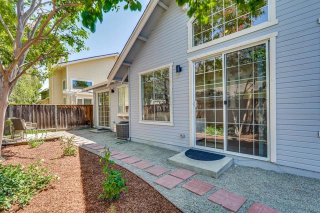 304 Windmill Park Lane, Mountain View CA: https://media.crmls.org/mediaz/2e0742d7-4537-4339-adde-2de9666e8bdb.jpg