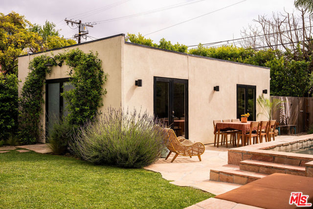 3512 Madera Avenue, Los Angeles CA: https://media.crmls.org/mediaz/2e07898a-e700-41c2-bf71-28e4738b4220.jpg
