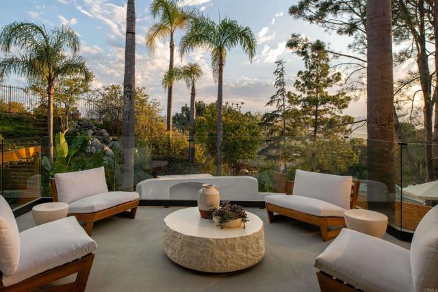 14847 Vista Del Oceano, Del Mar CA: https://media.crmls.org/mediaz/2e085a68-c7e5-4ec5-af28-cf6e57e438d1.jpg