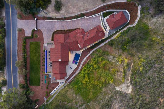 5758 60 Las Palomas, Rancho Santa Fe CA: https://media.crmls.org/mediaz/2e09303c-0dda-4f48-b4d6-68db15a3305c.jpg