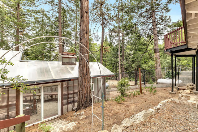 53200 Forest Lake Drive, Idyllwild CA: https://media.crmls.org/mediaz/2e09b30a-4e87-4a36-94f1-8776fd1e2616.jpg