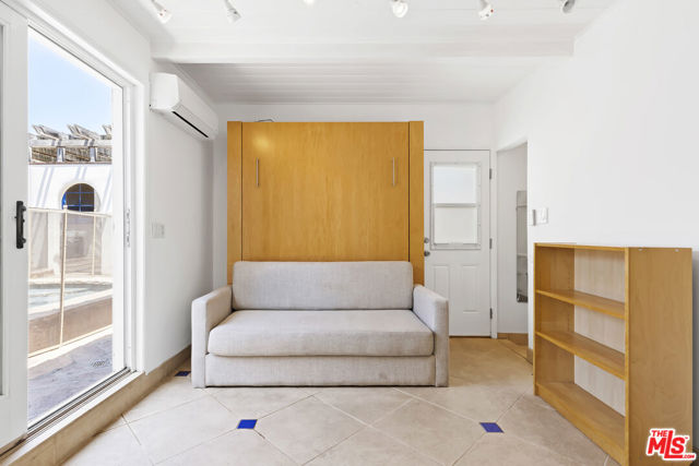 1335 S Sierra Bonita Avenue, Los Angeles CA: https://media.crmls.org/mediaz/2e0a6423-3e9b-425f-895d-809c491f9d20.jpg