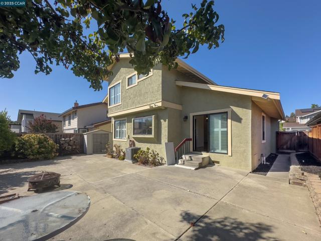 319 Oak Glen Ct, Martinez CA: https://media.crmls.org/mediaz/2e0c49aa-dab5-4052-8bc4-4c28e3ce9430.jpg