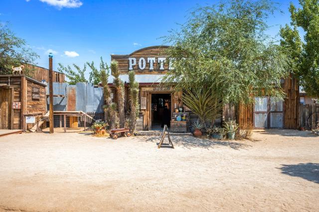 0 Minna Gombell Lane, Pioneertown CA: https://media.crmls.org/mediaz/2e0c886f-0bc3-43e8-a027-ecd153bfe209.jpg