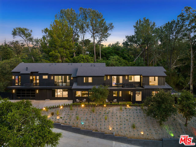 3140 Coldwater Canyon, Studio City CA: https://media.crmls.org/mediaz/2e0c988d-59ca-4ed9-8d12-4adff860ab7d.jpg