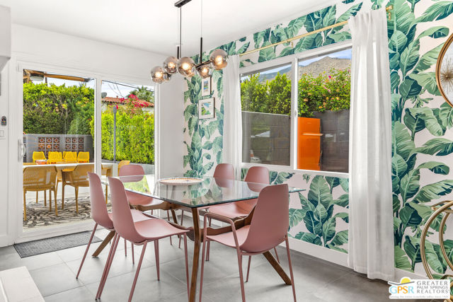 281 E Ocotillo Avenue, Palm Springs CA: https://media.crmls.org/mediaz/2e0cf962-a65b-470c-93dd-db6ce62791b8.jpg