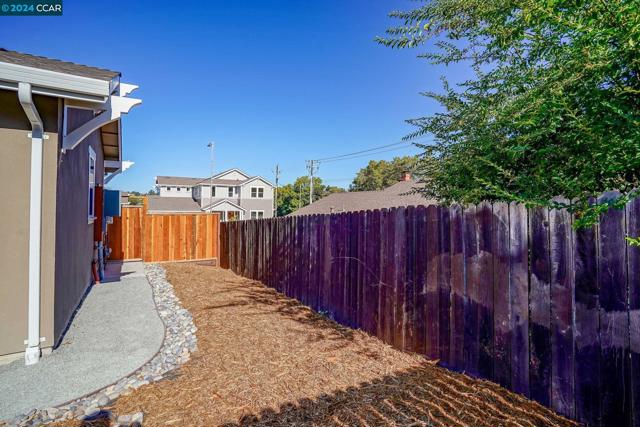Image 31 of 33 For 207 Valley View Pl