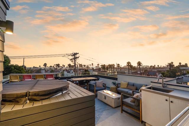 508 N Tremont Street, Oceanside CA: https://media.crmls.org/mediaz/2e0d74ac-921a-49b9-827e-c6d8f297b04a.jpg