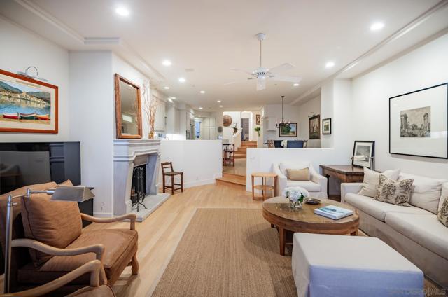 538 4th St, Encinitas CA: https://media.crmls.org/mediaz/2e0dced5-5be9-4fb4-9617-c083086d534c.jpg