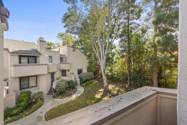 8441 Via Mallorca, La Jolla CA: https://media.crmls.org/mediaz/2e0de49e-7468-444a-9c27-61d19ca69793.jpg