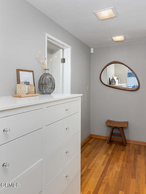 1199 Arden Road, Pasadena CA: https://media.crmls.org/mediaz/2e0e6cf1-9a80-4c3c-b5b5-7d9a739cc52c.jpg