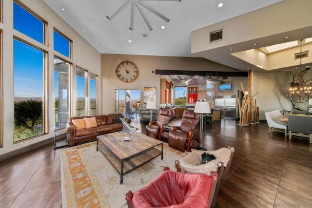 19210 Highland Hills Dr, Ramona CA: https://media.crmls.org/mediaz/2e0ea853-6bbc-4cdc-b950-199cdce7b1ee.jpg
