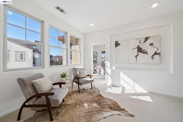 220 Hollister Avenue, Alameda CA: https://media.crmls.org/mediaz/2e0ec687-d93c-4aa5-a134-5d804e7ce60e.jpg