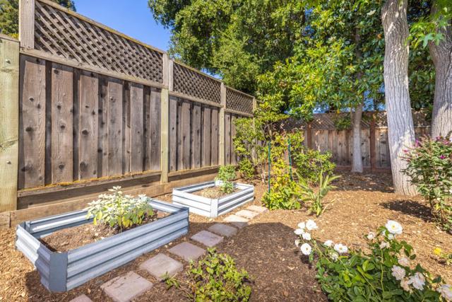 510 Valencia Drive, Los Altos CA: https://media.crmls.org/mediaz/2e0ef89a-8ffc-4752-9835-bb878ef6406f.jpg