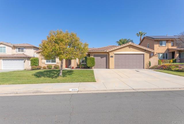 Detail Gallery Image 4 of 44 For 32224 Geranium St, Winchester,  CA 92596 - 4 Beds | 2/1 Baths