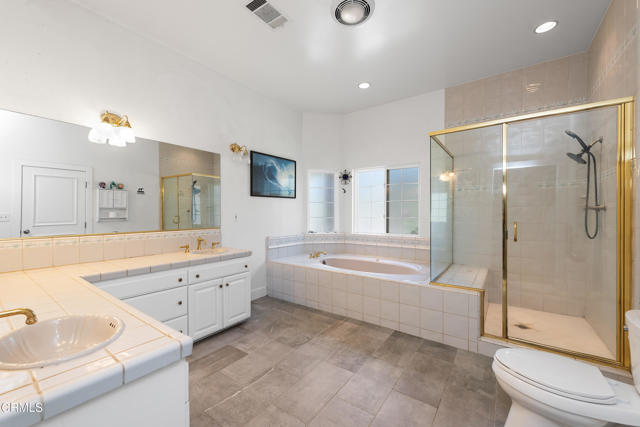 4850 N Moorpark Road, Thousand Oaks CA: https://media.crmls.org/mediaz/2e0fd593-3f23-4aa4-b01a-f8d3c8daa0fe.jpg