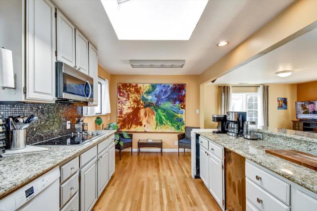 847 Arguello Boulevard, Pacifica CA: https://media.crmls.org/mediaz/2e10b8e8-d037-46b2-b489-f88402e11e4e.jpg