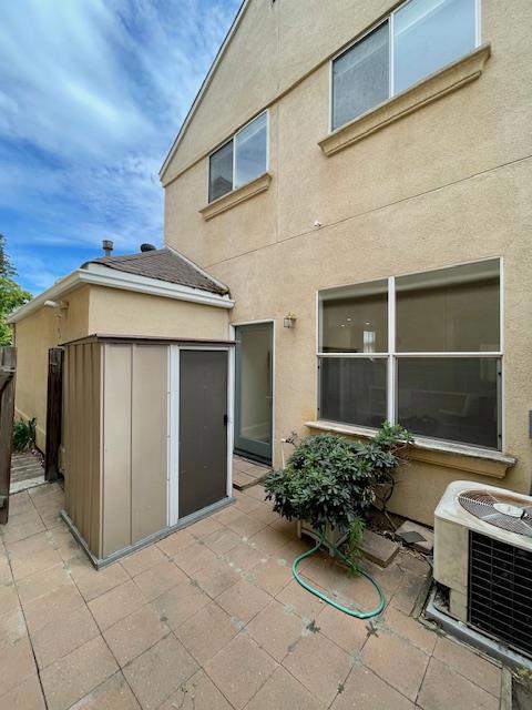 112 Concord Circle, Mountain View CA: https://media.crmls.org/mediaz/2e11afa0-de3a-4995-9e85-ba473282c5ee.jpg