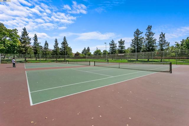 114 Hackamore Ln, Fremont CA: https://media.crmls.org/mediaz/2e11be92-d18f-44d8-b3d2-8391da51b65b.jpg