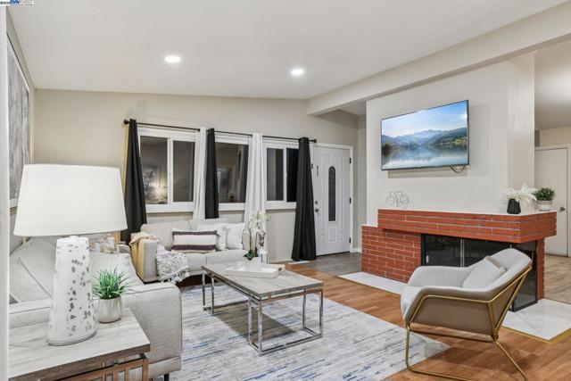 24282 Willimet Way, Hayward CA: https://media.crmls.org/mediaz/2e11c5a4-46a5-4105-982c-f7cadd3c4920.jpg