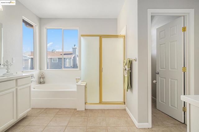 1008 Finn Way, Brentwood CA: https://media.crmls.org/mediaz/2e11f979-c030-4795-9ca6-c65daab30e1e.jpg