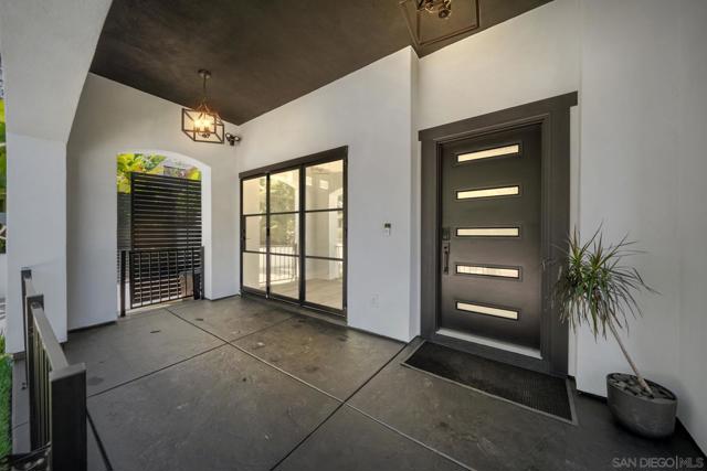 3160 Goldfinch St, San Diego CA: https://media.crmls.org/mediaz/2e123ae5-313b-4a75-b4b2-3e910a13aec9.jpg