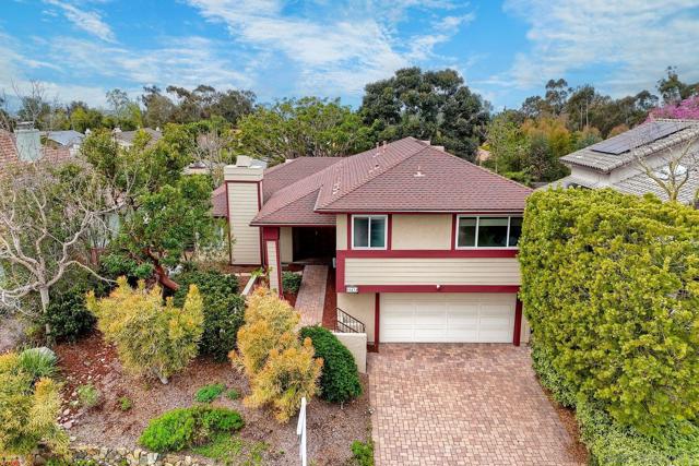 10434 Woodchuck Pt, San Diego CA: https://media.crmls.org/mediaz/2e1329f0-9996-44a4-9e7e-f98588d2b0bd.jpg