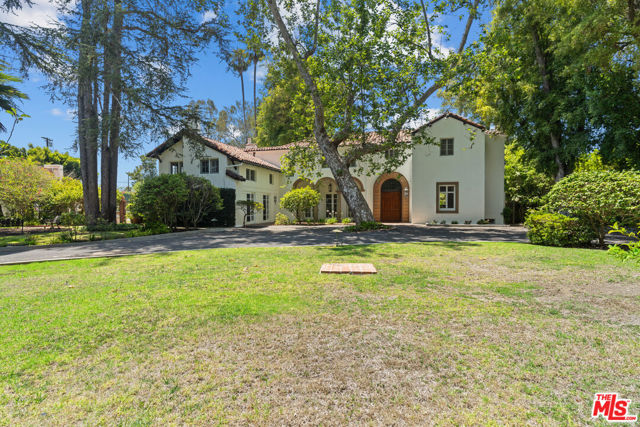 808 Woodacres Road, Santa Monica CA: https://media.crmls.org/mediaz/2e134183-461e-492f-98bb-a988a5508450.jpg