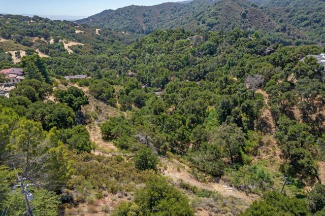 27388 Sherlock Court, Los Altos Hills CA: https://media.crmls.org/mediaz/2e139fbf-6ae7-4246-ab7b-fdb6250f3d27.jpg