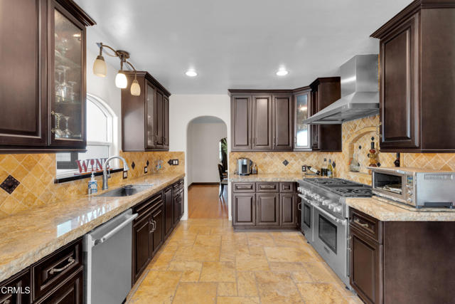 1807 Vistillas Road, Altadena CA: https://media.crmls.org/mediaz/2e13dcf8-42ee-4404-bad0-e863e8e75b88.jpg