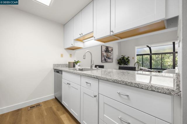 505 Ridgeview Ct, Pleasant Hill CA: https://media.crmls.org/mediaz/2e13e77d-ca5d-4e93-aa64-89190e488a90.jpg