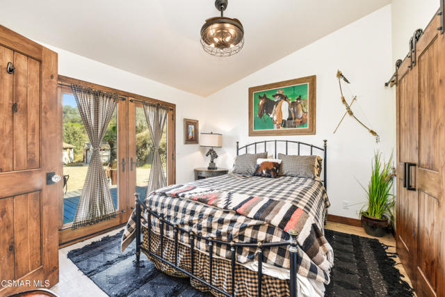356 E Carlisle Road, Thousand Oaks CA: https://media.crmls.org/mediaz/2e13ff0b-ccc5-4f3d-836c-1575b33b2bcf.jpg