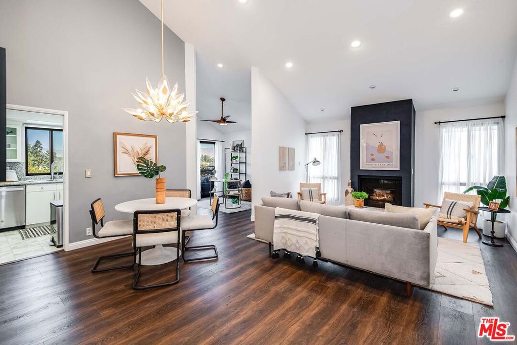 222 N Rose Street 406, Burbank, CA 91505