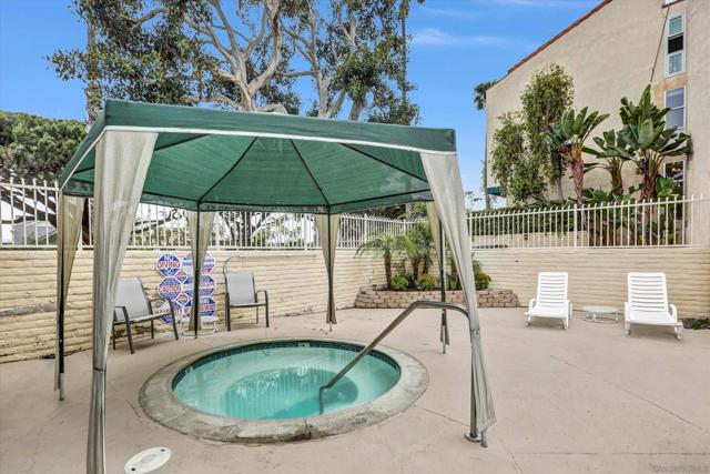 6455 La Jolla Blvd, La Jolla CA: https://media.crmls.org/mediaz/2e1439f9-8fb9-433a-96d9-69a81e8fff64.jpg