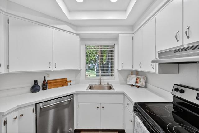 482 Shadowgraph Drive, San Jose CA: https://media.crmls.org/mediaz/2e149895-49b6-4035-8306-740382dbd755.jpg